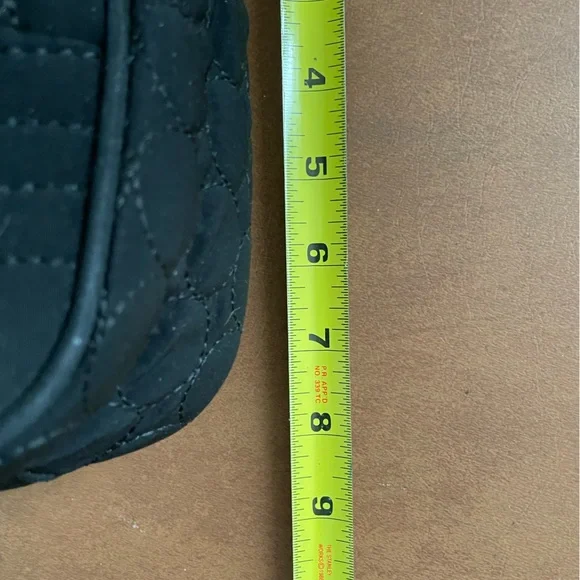 Vera Bradley EUC zip top shoulder hobo bag in quilted black - Picture 11 of 14